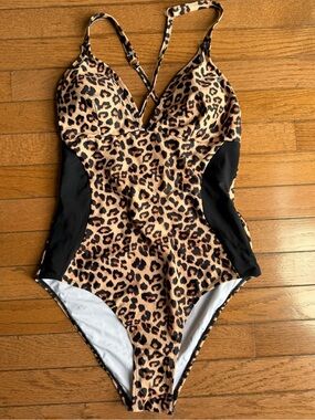 NWT SUUKSESS Leopard Print One-Piece Swimsuit | Lace-Up Back | Size Medium